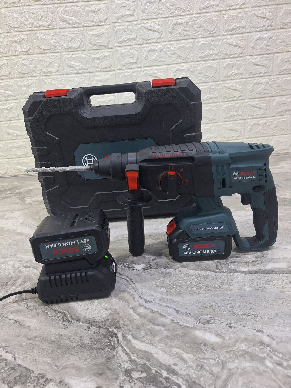 MARTEAU BOSCH  2 BATTERIE 68V